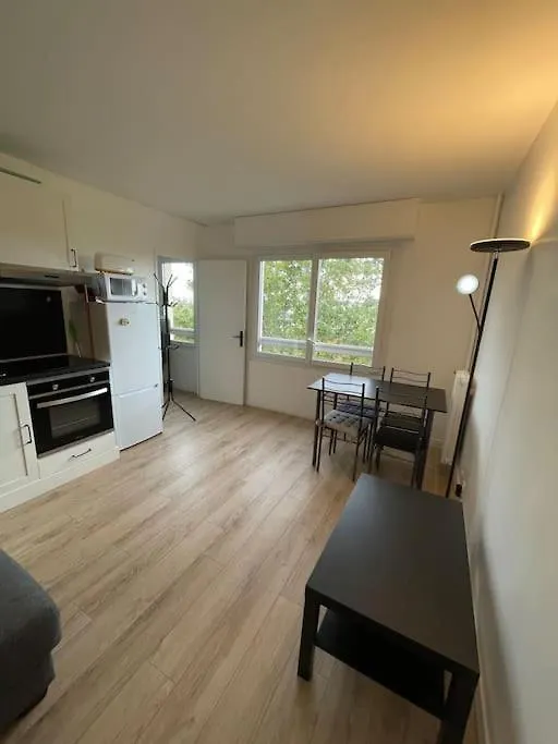 Appartamento Grand Studio Amenage En T2 Parigi